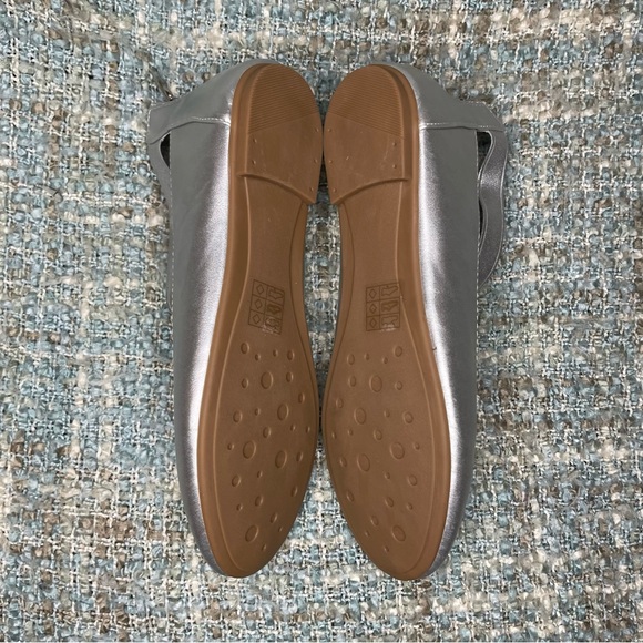 Nova Utopia Toddler Little Girls Dress Ballet Ankle Strap Flat Shoes in Silver - Picture 7 of 8